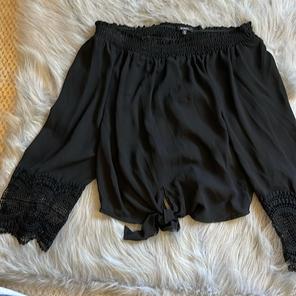 Xs black off the shoulder blouse
